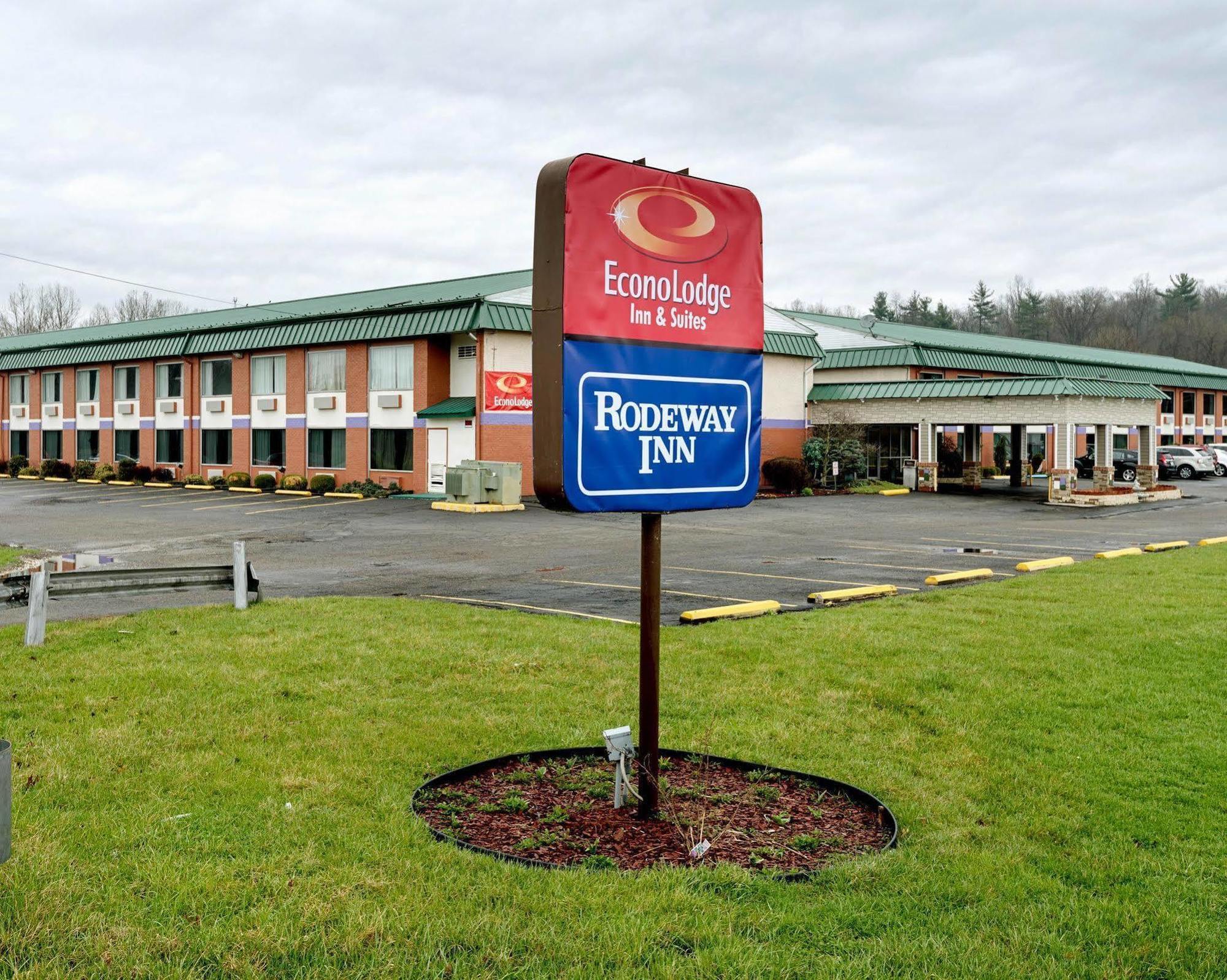 Motel 6 Williamstown, Wv Exterior photo