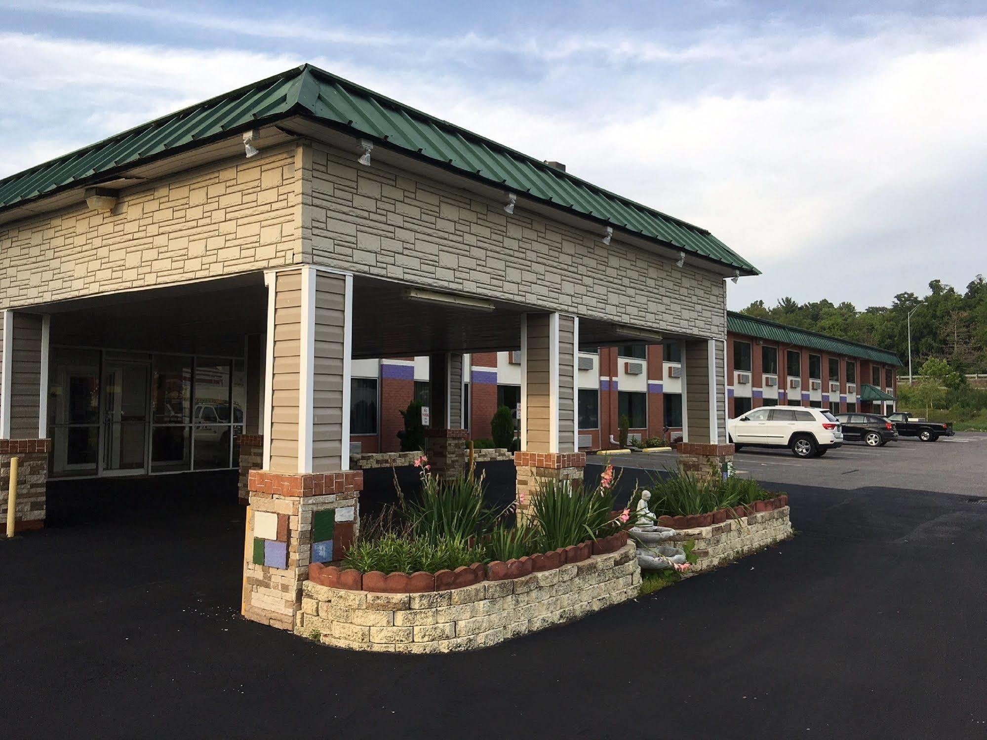 Motel 6 Williamstown, Wv Exterior photo